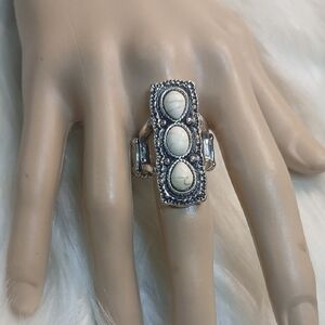Paparazzi Silver and Marble Cream Triple Stone Ring Strech